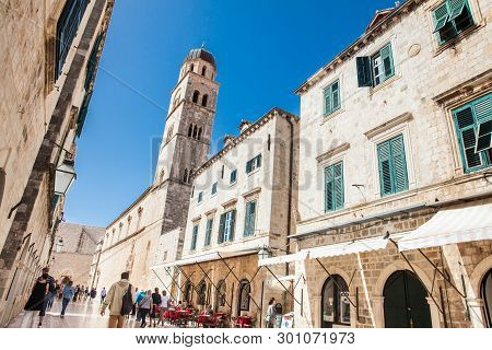 Dubrovnik, Croatia - April, 2018: Tourists At Stradun Street At The Old Town Of Dubrovnik
