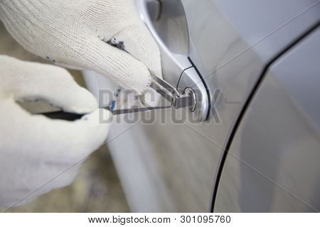 Opening The Car Lock Pick. Carjacking. Hijacker.