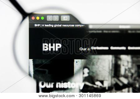Richmond, Virginia, Usa - 9 May 2019: Illustrative Editorial Of Bhp Group Limited Website Homepage. 