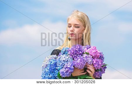 Allergy Free Life. Stop Allergy Blooming Season. Enjoy Spring Without Allergy. Springtime Bloom. Pol
