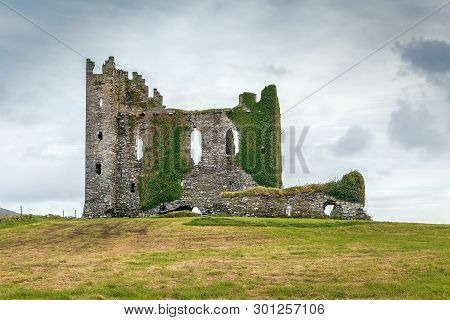 Ballycarbery Castle Is A Castle 3 Kilometres (2 Mi) From Cahersiveen, County Kerry, Ireland