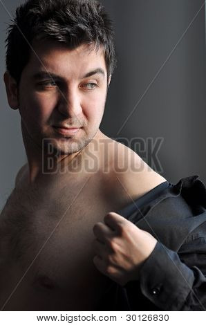 Camisa negra