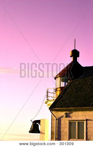 Faro nel tramonto