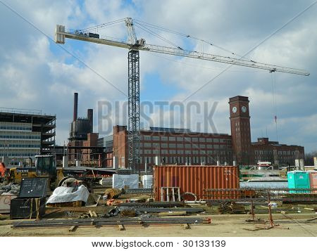 Grande grue sur chantier