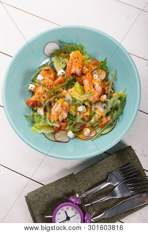 Grilled Shrip Salad With Arugula And Different Vegetables
