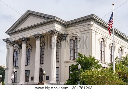 Wilmington, Nc - November 6, 2018: City Hall Building In Downtown Wilmington, North Carolina