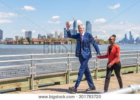 New York, Ny, Usa - May 16, 2019: Mayor Of New York Bill De Blasio And His Wife Chirlane Mccray Arri