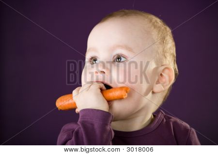 Ładny kaukaski chłopca.