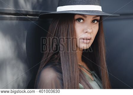 Outdoor Closeup Fashion Portrait Of Glamour Sensual Young Stylish Lady Wearing Trendy Hat. Autumn Wo