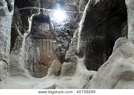 Höhle im Kloster