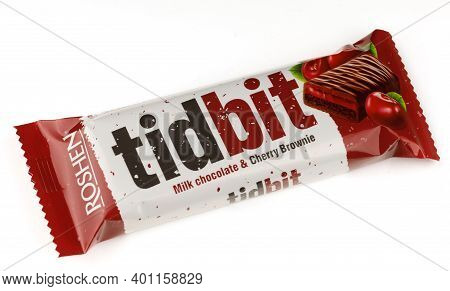 Lviv, Ukraine - December 15, 2020: Tidbit Chocolate Bar On A White Background