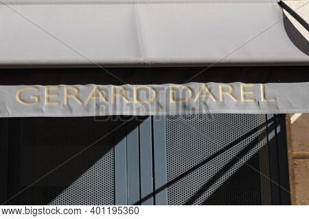 Bordeaux , Aquitaine  France - 12 25 2020 : Gerard Darel Logo Brand And Sign Text Front Of Store Fas
