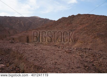 Hiking In The Shehoret Canyon, South Israel
