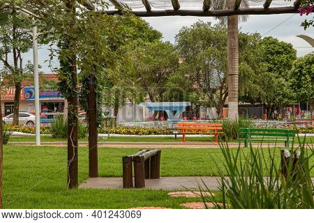 Cassilandia, Mato Grosso Do Sul, Brazil - 12 21 2020: Sao Jose Square Fountain In The Center Of Cass