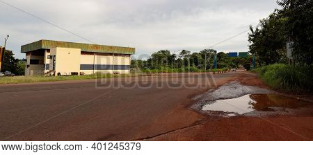 Cassilandia, Mato Grosso Do Sul, Brazil - 12 21 2020: Highway On Arrival In The City Of Cassilandia