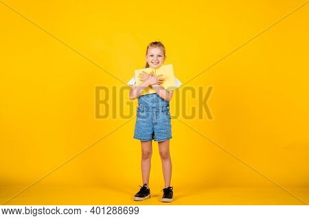 Pretty Teenage Girl Reading Books. Kid Modern Education. Back To School. Student Study Well. Her Fav