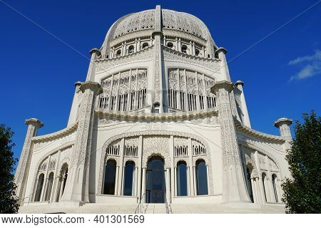 Wilmette, Illinois, U.s.a - October 13, 2018 - The View Of Baha'i House Of Worship During The Day