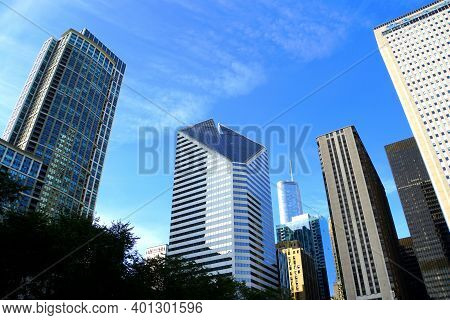 Chicago, Illinois, U.s.a - October 13, 2018 - The View Of Skyscrapers And Office Buildings In The Ci