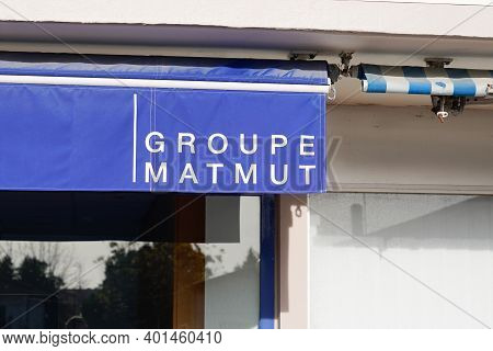 Bordeaux , Aquitaine  France - 12 28 2020 : Matmut Sign Brand And Text Logo On Store Insurance Group