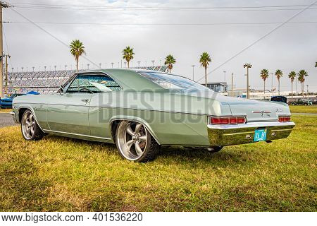 Daytona Beach, Fl - November 29, 2020: 1966 Chevrolet Impala At A Local Car Show.