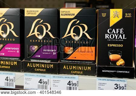 Bordeaux , Aquitaine  France - 12 28 2020 : L'or Nespresso Black Boxed Aluminum Coffee Capsules On T