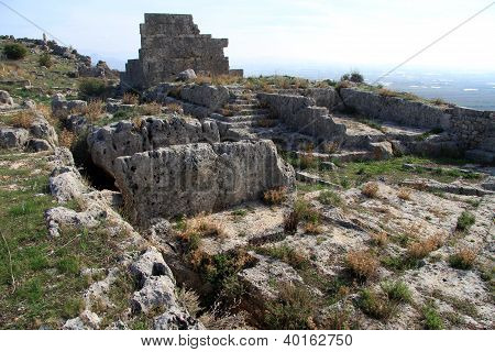 Tapınak kalıntıları