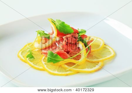 skivat kött i citron boet
