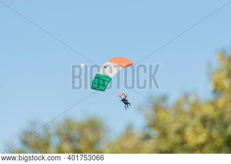 Jurien Bay, Wa / Australia - 07/11/2020 Tandem Skydiving Is One Of The Most Popular Ways To Experien