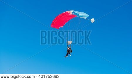 Jurien Bay, Wa / Australia - 07/11/2020 Tandem Skydiving Is One Of The Most Popular Ways To Experien