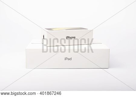 Paris, France - May 14, 2020: Packaging Of The New Black Iphone Se 2020 And Ipad From The Multinatio