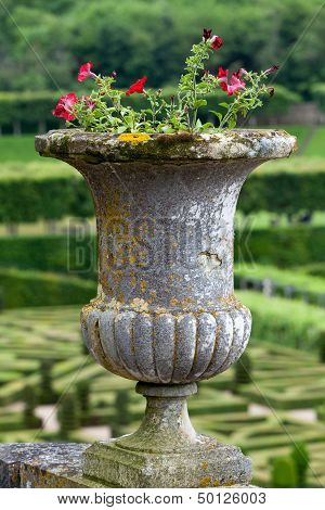 Splendid decorative gardens at castles in France
