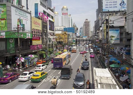 Bangkok, Thailand-sept 19Th: Petchaburi Road In Thr Pratunam District Of Bangkok On September 19Th