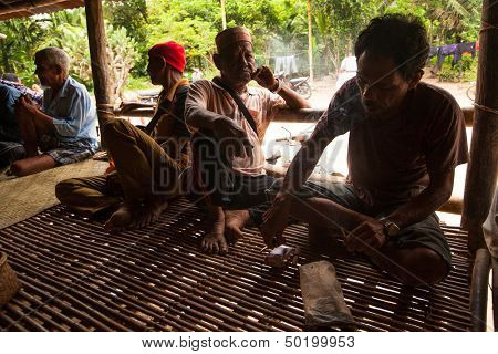 BERDUT, Malesia - 8 APR: Persone non identificate Orang Asli nel suo villaggio su 8 aprile 2013 in Berdut, Ma