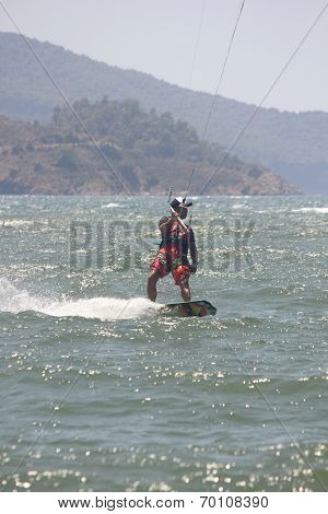 Kitesurfing