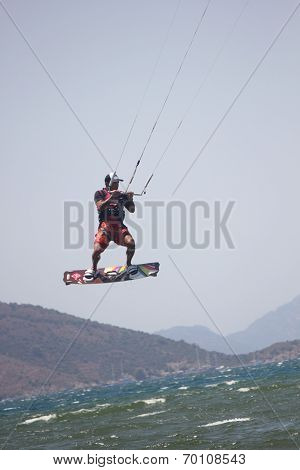 Kitesurfing