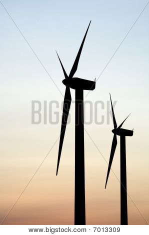 zwei Windmühlen