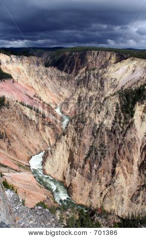 Yellowstone Grandcanyon clowdy