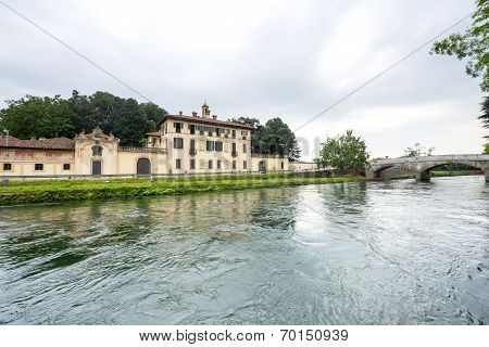 Cassinetta Di Lugagnano (milan)