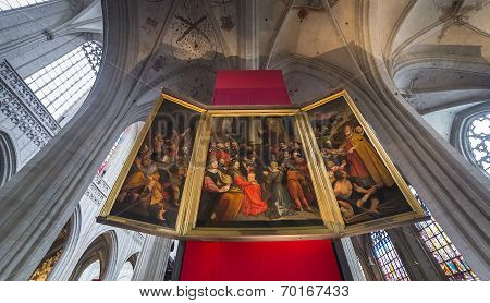 Interiors of Notre dame d'Anvers cathedral, Anvers, Belgium