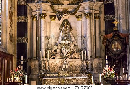 Interiors of Notre dame d'Anvers cathedral, Anvers, Belgium