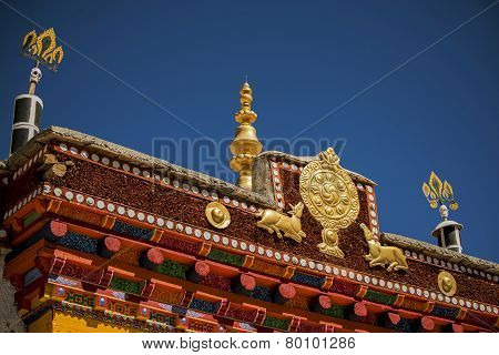 Wheel of Dharma and golden deers