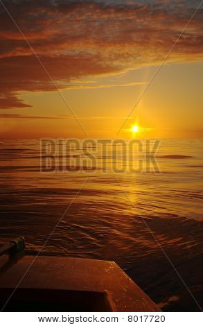 Sejlads ved solnedgang