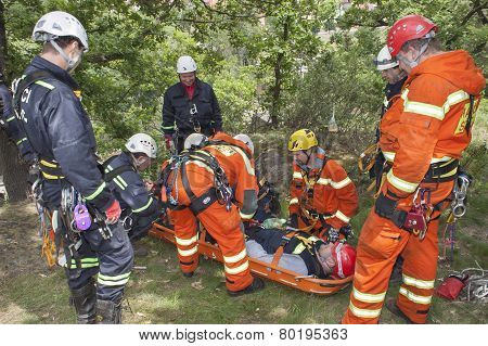 Exercise rescue units. Training rescue people in inaccessible terrain
