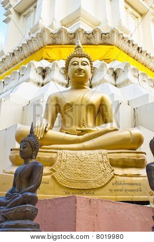 Buddha billede i templet