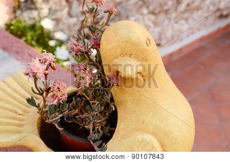 Pigeon flowerpot