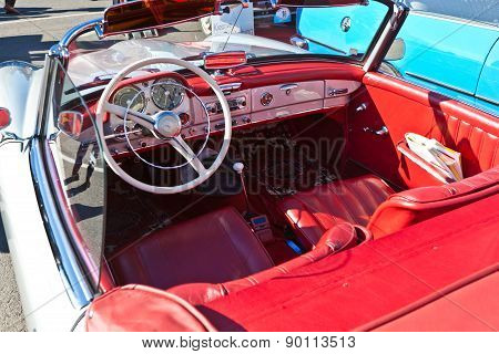 Beautiful Oldtimer Take Place In The Mtk Classics 2011 To Support The Politician Cyriax