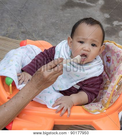 Baby feeding food