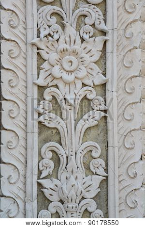 Traditional Thai Art Unpainted Cement Sculture