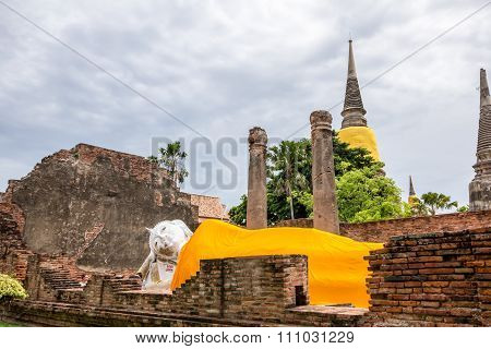 Reclining Buddha