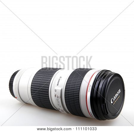 Aytos Bulgaria - December 11 2015: Canon Ef 70-200mm F/4l Usm Lens. Canon Inc. Is A Japanese Multina